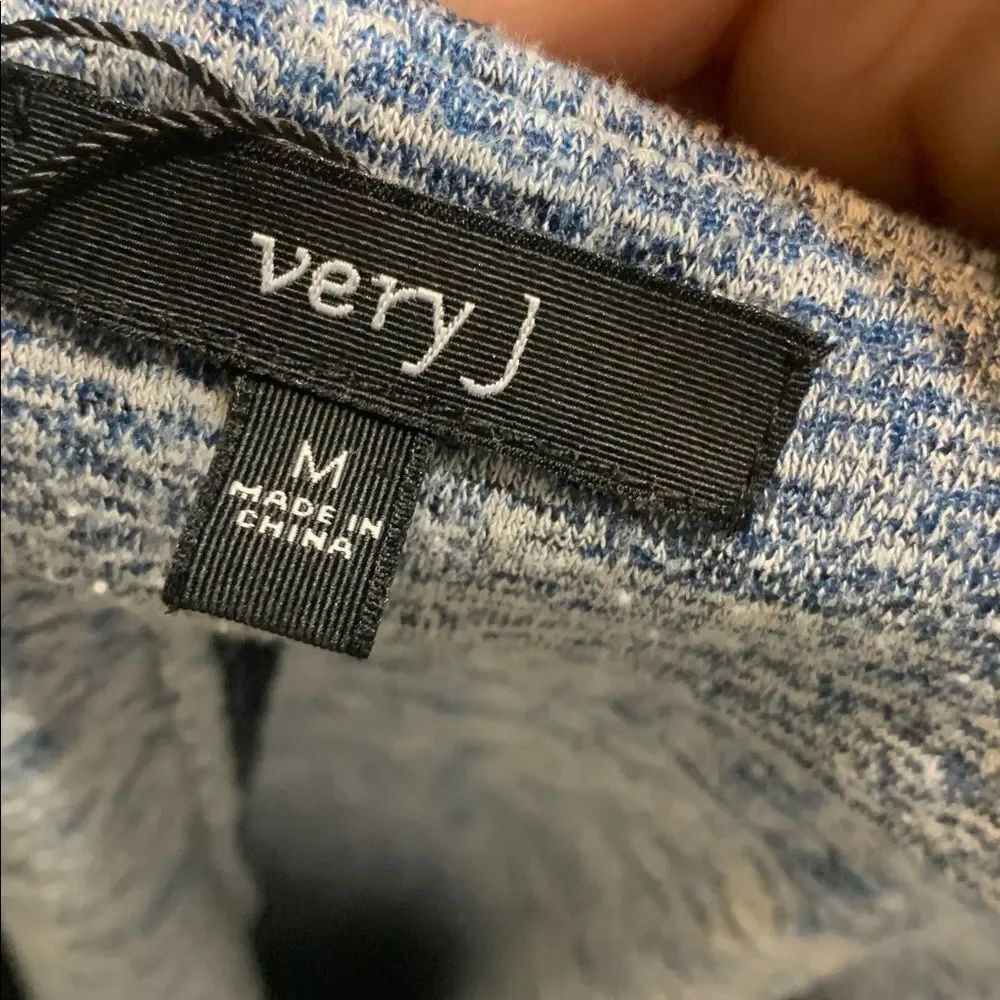 3for$20 sweater medium - Picture 3 of 3